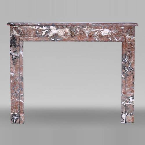 Cheminée de style Louis XVI en marbre Rouge de Rance, XIXe siècle