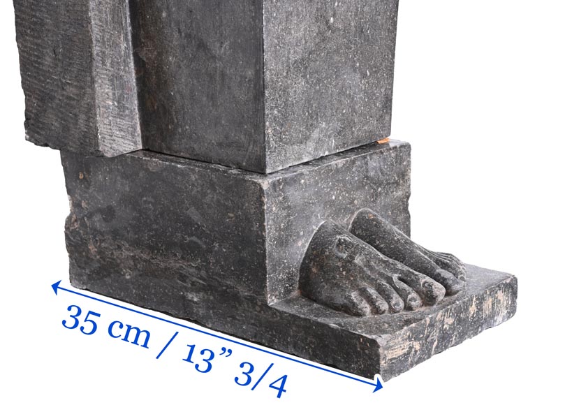 Cheminée en granite noir sculpté – XVIIIe siècle-14