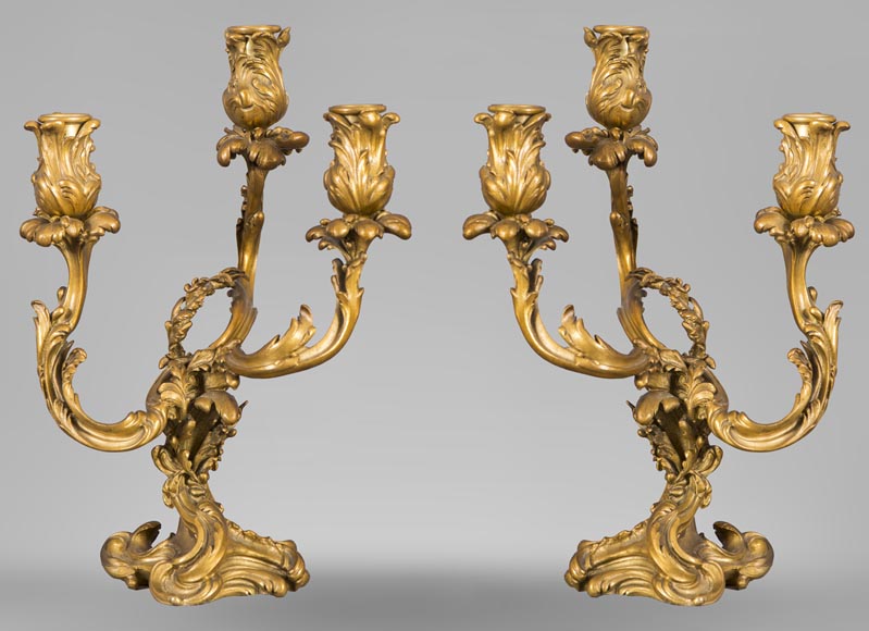 Paire de candélabres de style Régence en bronze doré-0