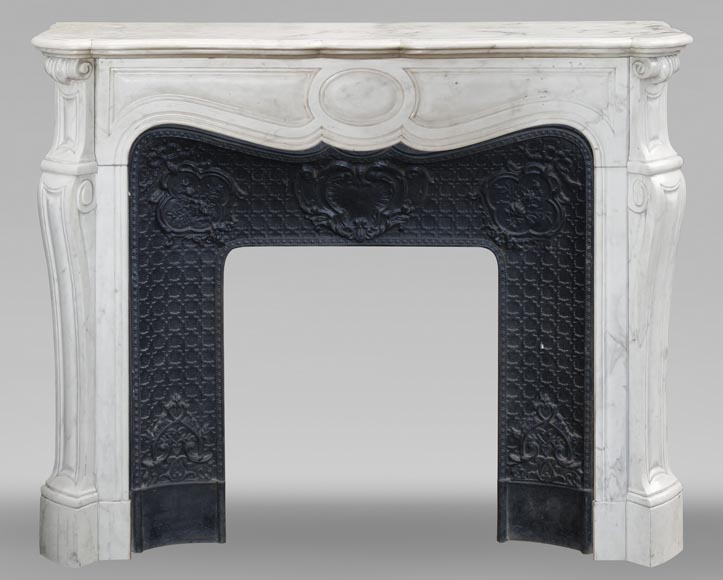 Cheminée de style Louis XV modèle Pompadour, en marbre demi statutaire-0