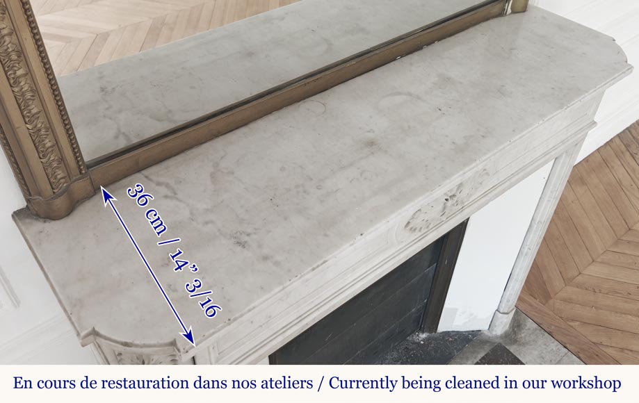 Cheminée Louis XVI aux angle arrondis, en marbre de Carrare-9