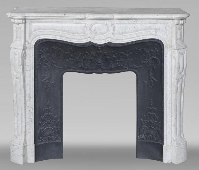 Cheminée de style Louis XV modèle Pompadour, en marbre de Carrare-0
