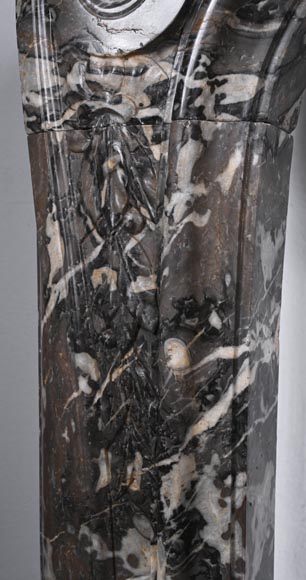 Cheminée d'époque Louis XV en marbre rouge de Rance-6