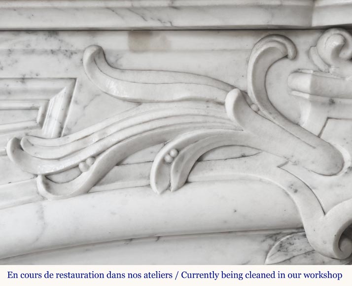 Cheminée de style Régence en marbre demi statuaire Cheminée de style Régence en marbre demi statuaire-3