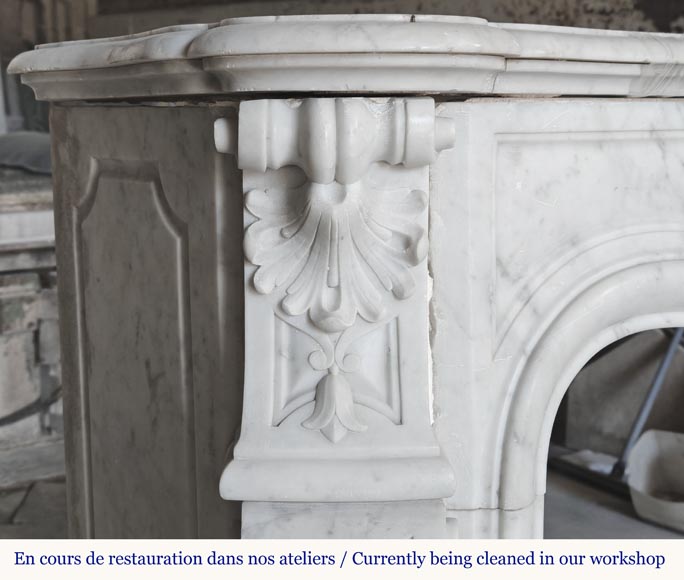 Cheminée de style Louis XV en marbre de Carrare, au décor végétal-5