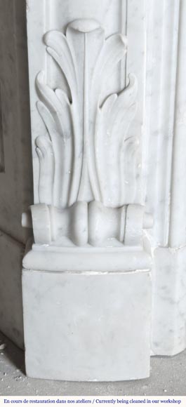 Cheminée de style Louis XV en marbre de Carrare, au décor végétal-6