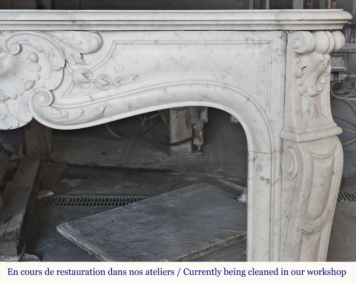 Cheminée de style Louis XV en marbre de Carrare, au décor végétal-8