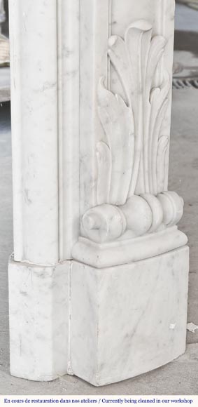 Cheminée de style Louis XV en marbre de Carrare, au décor végétal-9