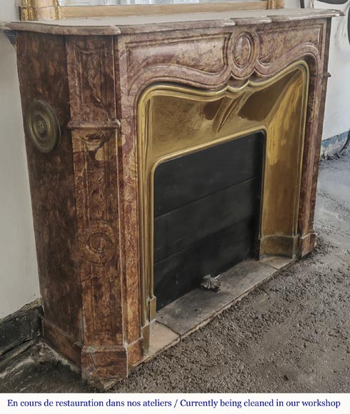 Cheminée de style Louis XV modèle Pompadour, en marbre Brocatelle d'Espagne-2