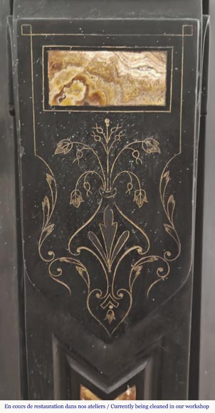 Cheminée de style Napoléon III en marbre noir fin et onyx-4