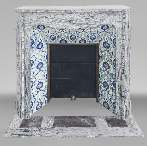 Cheminée de style Louis XV modèle Pompadour, en marbre Bleu Fleuri-0