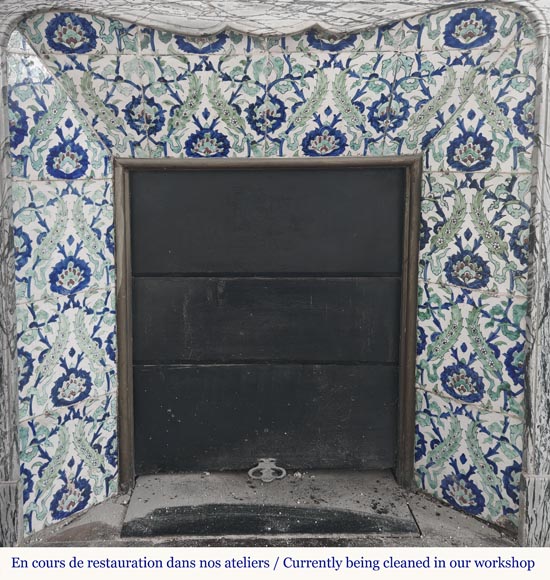Cheminée de style Louis XV modèle Pompadour, en marbre Bleu Fleuri-7
