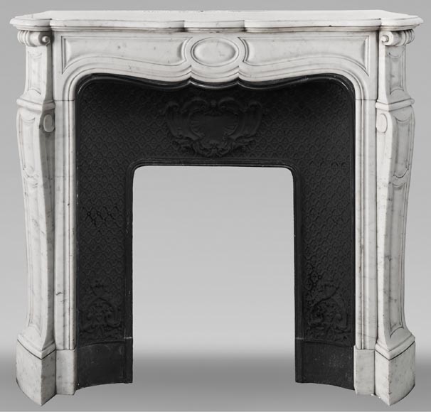 Cheminée de style Louis XV modèle Pompadour, en marbre de Carrare-0