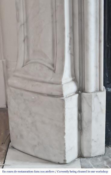 Cheminée de style Louis XV en marbre de Carrare décorée d'une palmette-6