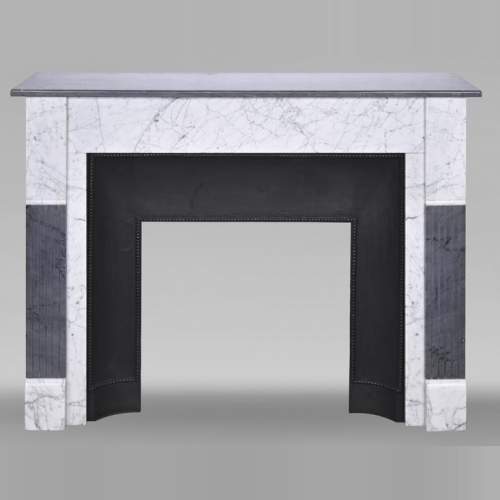 Cheminée de style Art Déco bicolore en marbre de Carrare et Turquin foncé