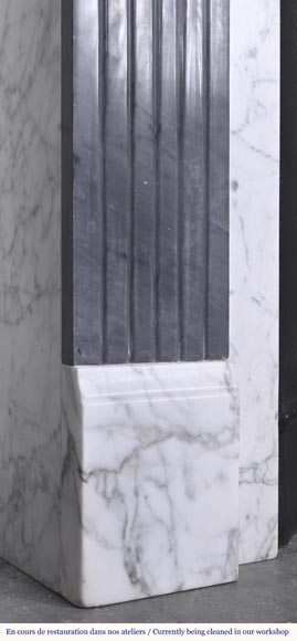 Cheminée de style Art Déco bicolore en marbre de Carrare et Turquin foncé-5