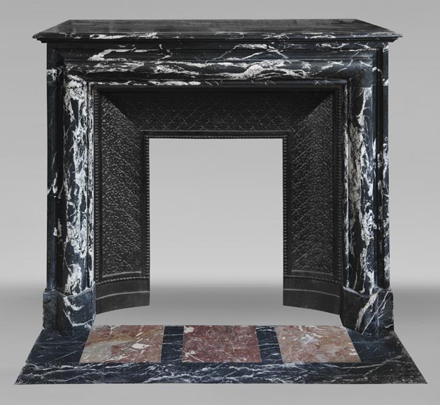 Cheminée de style Louis XIV en marbre Noir Marquina-0