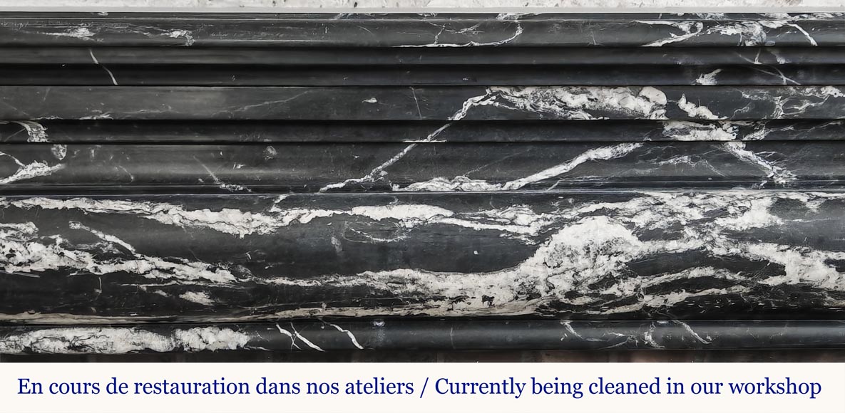 Cheminée de style Louis XIV en marbre Noir Marquina-1