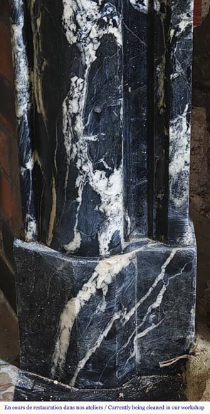 Cheminée de style Louis XIV en marbre Noir Marquina-7