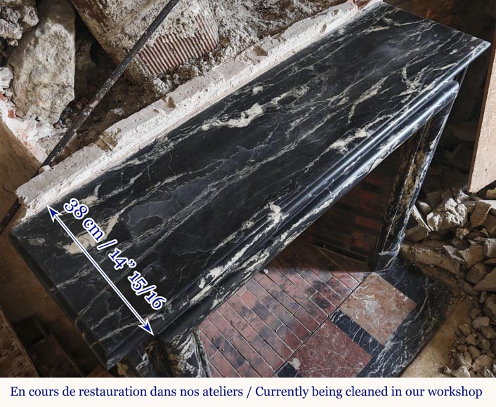 Cheminée de style Louis XIV en marbre Noir Marquina-9