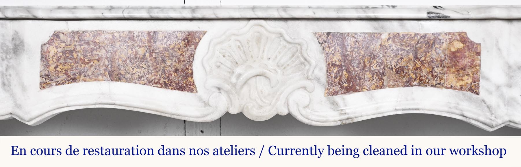 Cheminée de type provençale en marbre de Carrare veiné et en marbre de couleur Cheminée de type provençale en marbre de Carrare veiné et en marbre de couleur-1