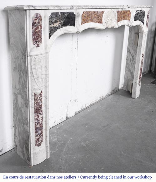 Cheminée de type provençale en marbre de Carrare veiné et en marbre de couleur Cheminée de type provençale en marbre de Carrare veiné et en marbre de couleur-3