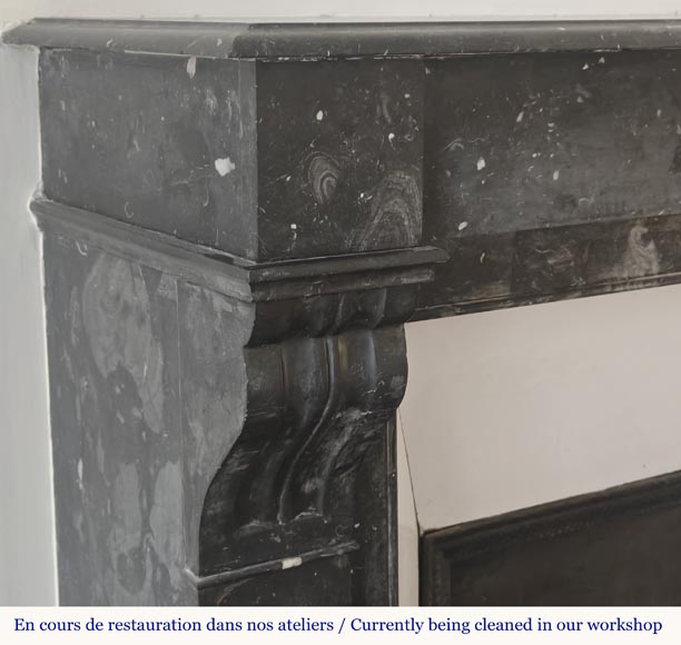 Cheminée de style Napoléon III modèle modillon en marbre noir moucheté Cheminée de style Napoléon III modèle modillon en marbre noir moucheté-3