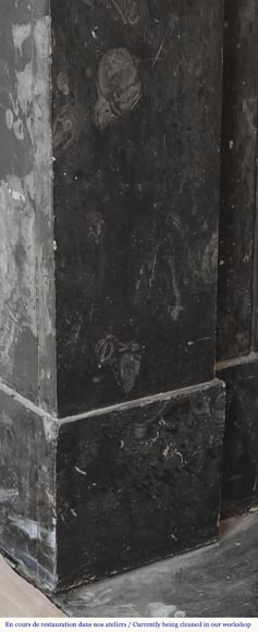 Cheminée de style Napoléon III modèle modillon en marbre noir moucheté Cheminée de style Napoléon III modèle modillon en marbre noir moucheté-4