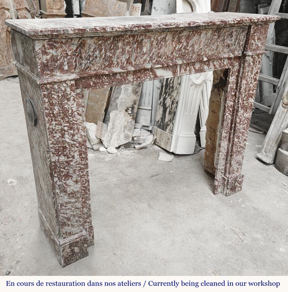 Cheminée de style Louis XVI décorée de cannelure dans un marbre rosé-2