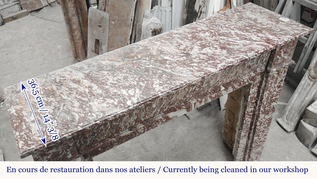 Cheminée de style Louis XVI décorée de cannelure dans un marbre rosé-8