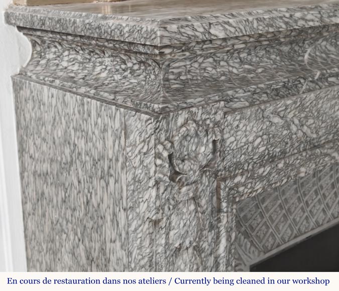 Cheminée de style Napoléon III à decor floral, en marbre vert d'Estours-4