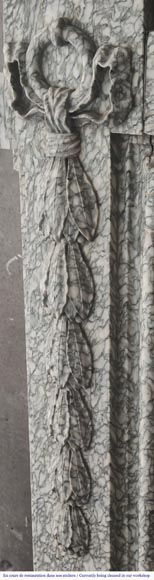 Cheminée de style Napoléon III à decor floral, en marbre vert d'Estours-5