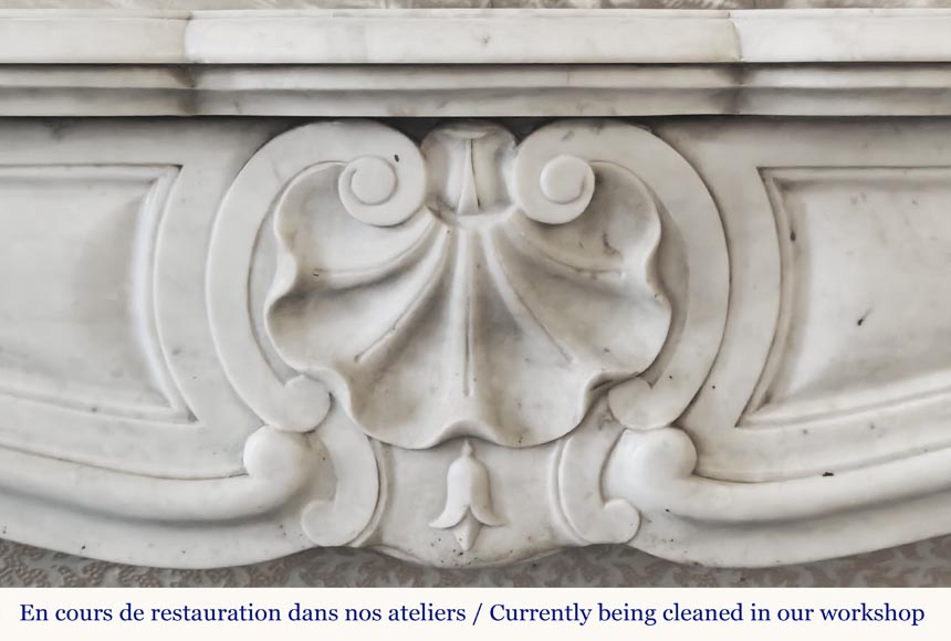 Cheminée de style Louis XV en marbre de Carrare-1