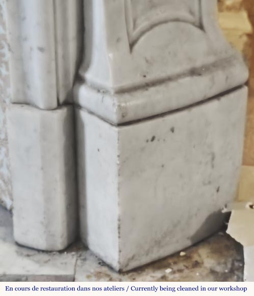 Cheminée de style Louis XV en marbre de Carrare-7