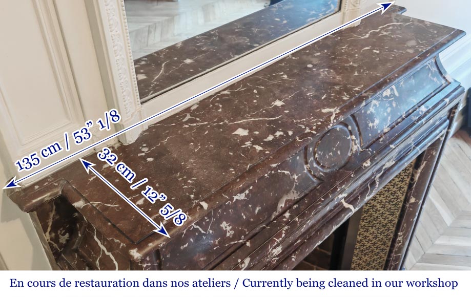 Cheminée de style Louis XIV à acrotère, en marbre Rouge du Nord-9