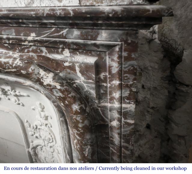 Cheminée de style Louis XIV à boudin, en marbre Rouge Royal-6