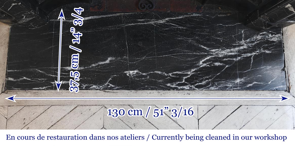 Cheminée de style Louis XIV en marbre noir Marquina très veiné-10