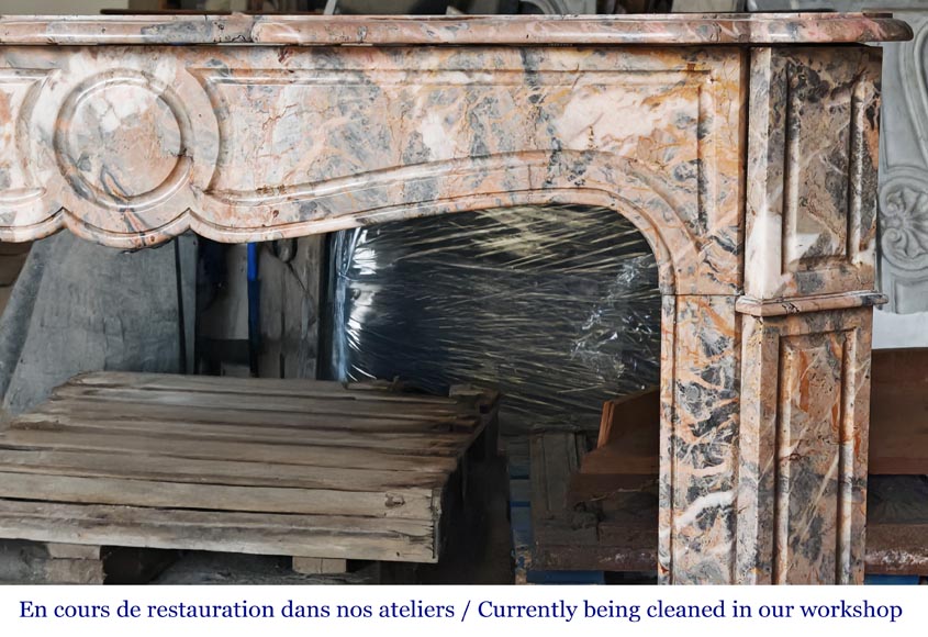 Cheminée de style Louis XV modèle Pompadour en marbre Enjugerais-6