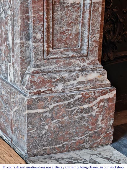 Importante cheminée de style Régence en marbre Rouge Royale-4