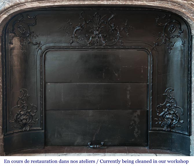 Importante cheminée de style Régence en marbre Rouge Royale-8