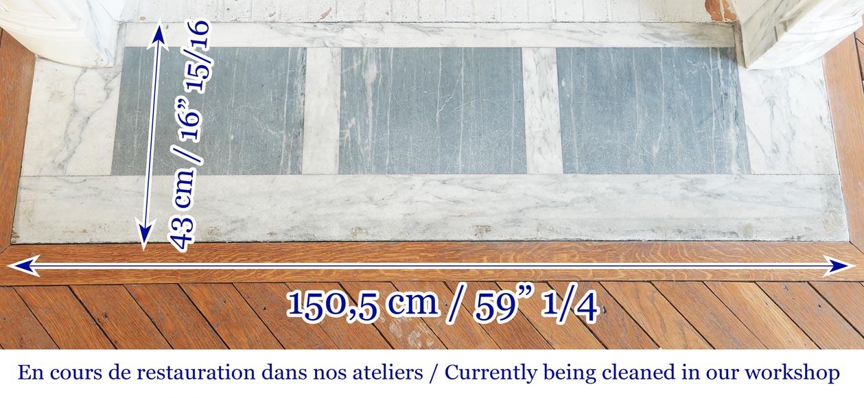 Cheminée de style Louis XV en marbre Arabescato, décorée d'une palmette asymétrique-10