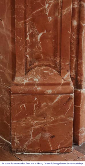 Cheminée de style Louis XV modèle Pompadour en marbre rouge orangé-4