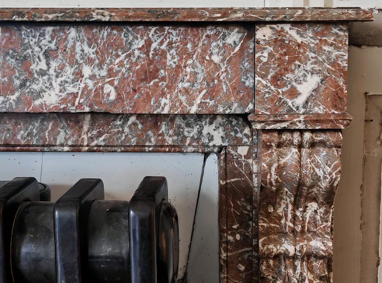 Cheminée de style Napoléon III modèle modillon, en marbre Rouge du Nord-7