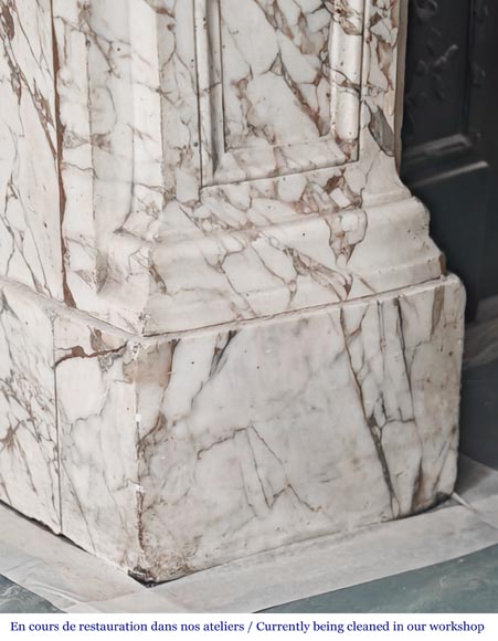 Importante cheminée de style Régence en marbre brèche violette Importante cheminée de style Régence en marbre brèche violette-5