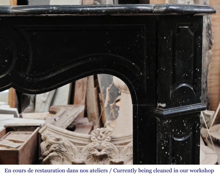 Cheminée de style Louis XV modèle Pompadour en marbre noir moucheté-6