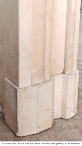 Cheminée en pierre des années 50 de style Louis XIV-4