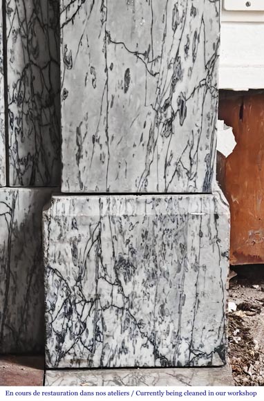 Cheminée de style Napoléon III à modillons, en marbre bleu Turquin Cheminée de style Napoléon III à modillons, en marbre bleu Turquin-6