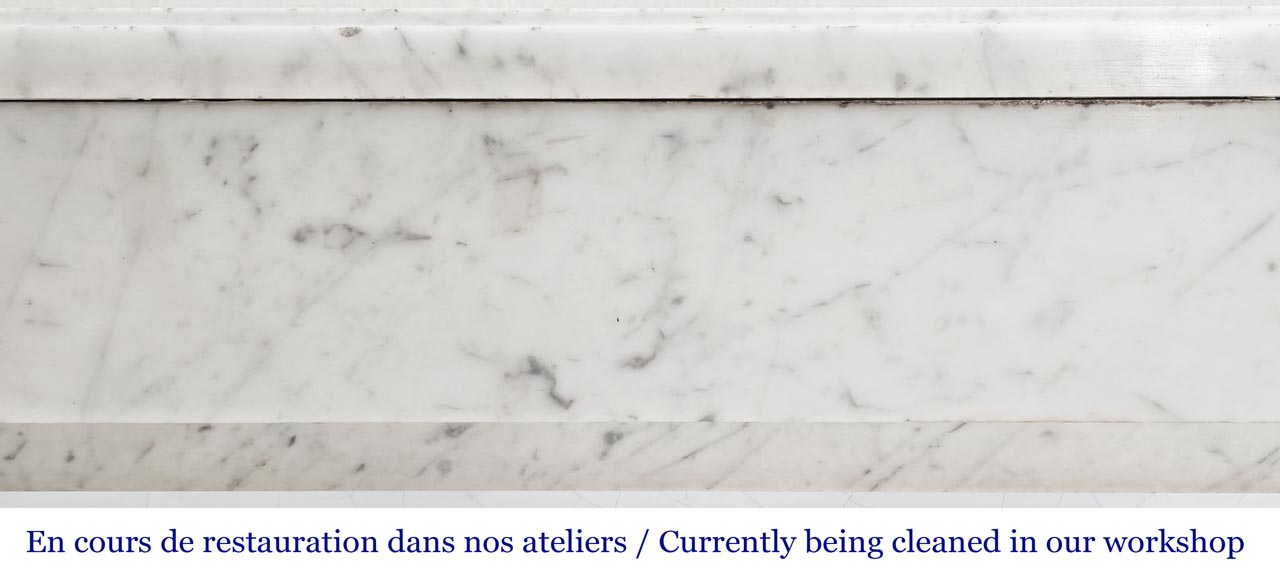 Cheminée de style Louis XVI à pilastre, en marbre de Carrare Cheminée de style Louis XVI à pilastre, en marbre de Carrare-1