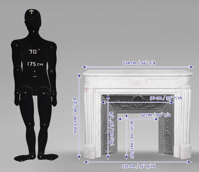 Cheminée de style Louis XVI en marbre de Carrare, légèrement galbée-11