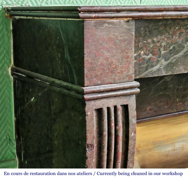 Cheminée de style Napoléon III dans un marbre proche du Campan, avec son intérieur en laiton-3